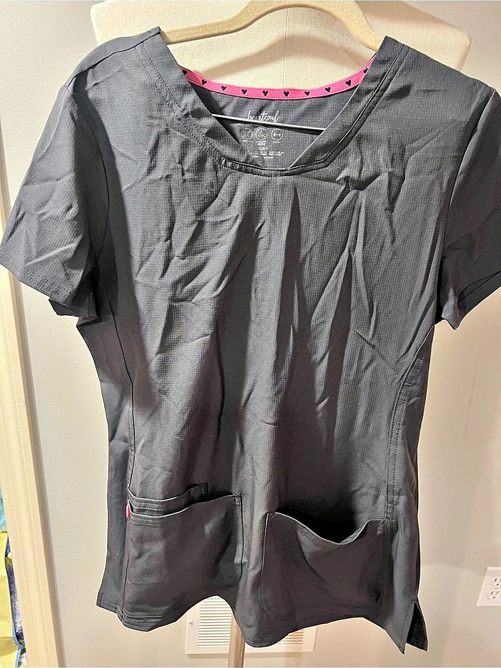HeartSoul Break On Through V-Neck Scrub Top Black size sm